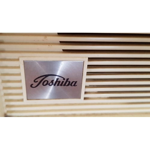 211 - Toshiba Vintage Radio (Un-Tested)