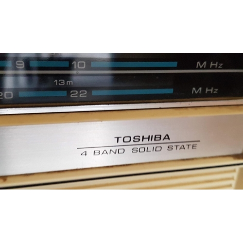 211 - Toshiba Vintage Radio (Un-Tested)