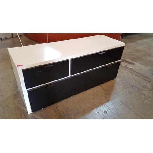 Lot 392       