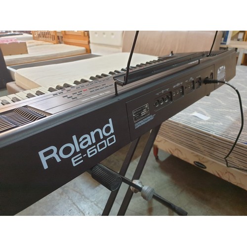222 - Roland E-600 (61 Note Intelligent Keyboard) Touch Screen Smart Accompaniment, 64-Voice Polyphony, 16... 