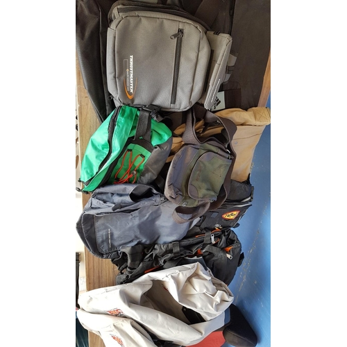 316 - Various of Hand Bags, Back Bags, Sachets etc inc 3 x Diet coke Travel Bags (12)