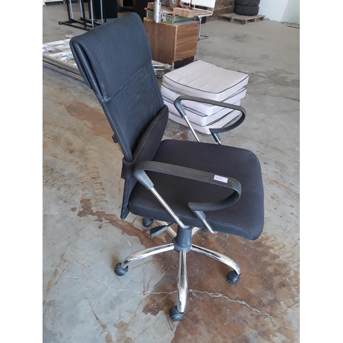 290 - Black Office Chair