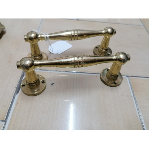 522 - Ornate Brass Ashtrays (x2), Leaves (x3) and Pair of Brass Door Handles (x7 Items)