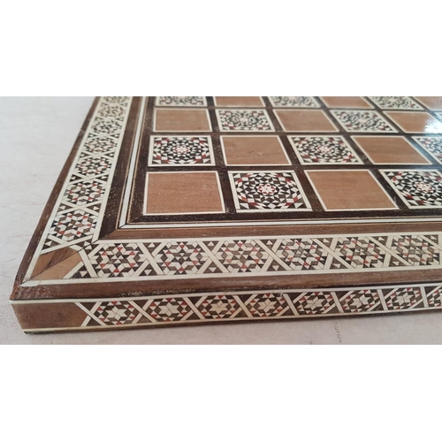 534 - Set of Chess Wooden Chessmen's and Oriental Pattern Board