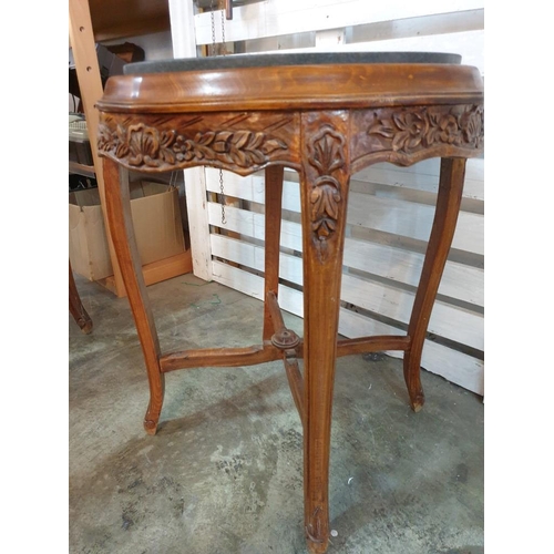 418 - Classical Style Side Occasional Table with Carved Wood Surround, Cabriole Legs and Marble Top (Ø60cm... 