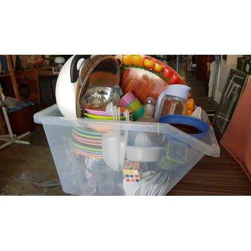 500 - Large Assorted Box of Kitchen Items