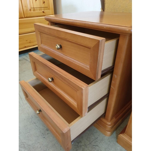 343 - Light Wood Colour 3-Drawer Bedside Unit (54cm x 43cm x 57cm)