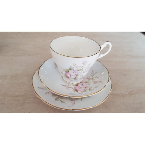 121 - Vintage Bilton's Montfort Staffordshire Bone China Tea Set 6 Cups, Saucers & Tea Plates