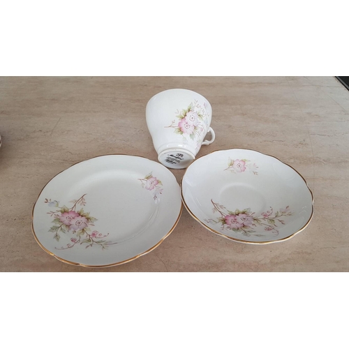 121 - Vintage Bilton's Montfort Staffordshire Bone China Tea Set 6 Cups, Saucers & Tea Plates