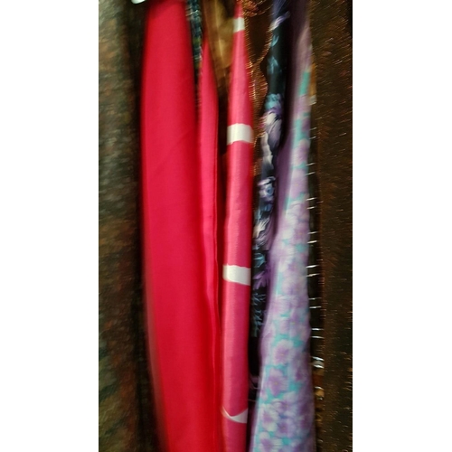 205 - Collection of 25 x Scarves in Various Colours, Fabric Style (25)