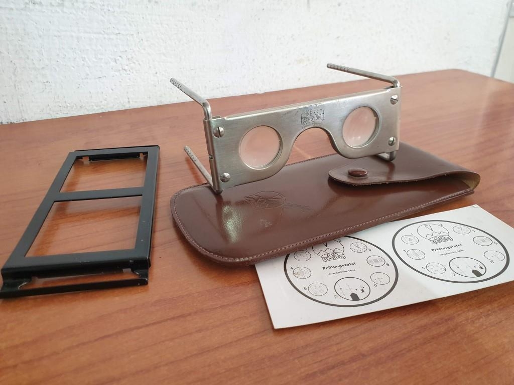 Antique German Zeiss Folding Stereoscopic Vision in Leather Case 