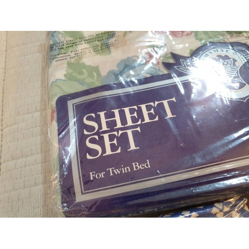 230 - 3 x Packs of Bed Sheet Sets (Size & Colours in Photos) (3)