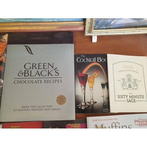 247 - Collection of 14 x Books; Sliming World Recipes, Body Blitz Diets, Cocktails, Wine Tasting, Green an... 