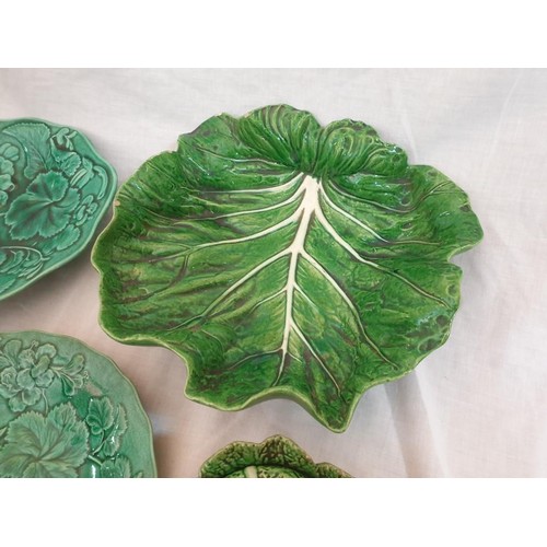 263 - 3 x Pieces of Cabbage Leaf Crockery (Made in Portugal)  & 2 x Green Crockery Dishes (Ø13 - Ø29cm)