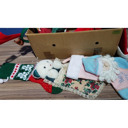 112 - Christmas Decorations; 4 x Christmas Plates, 4 x Christmas Stockings, 6 x Santa Hats, Assorted Chris... 