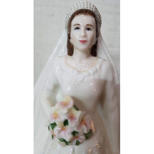 65 - Royal Worcester (2007) Her Majesty Queen Elizabeth II Porcelain Figurine (H:23cm)