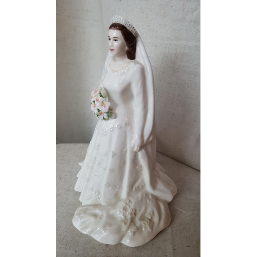 65 - Royal Worcester (2007) Her Majesty Queen Elizabeth II Porcelain Figurine (H:23cm)