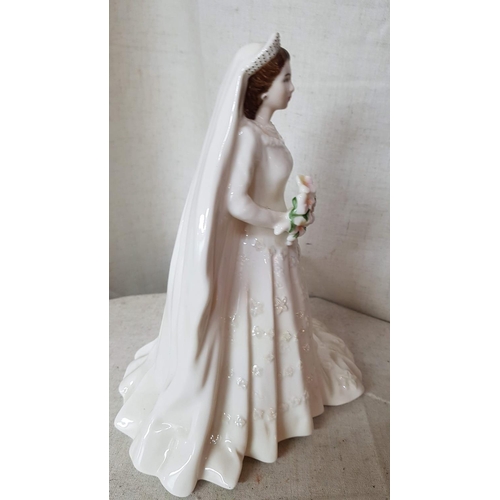 65 - Royal Worcester (2007) Her Majesty Queen Elizabeth II Porcelain Figurine (H:23cm)