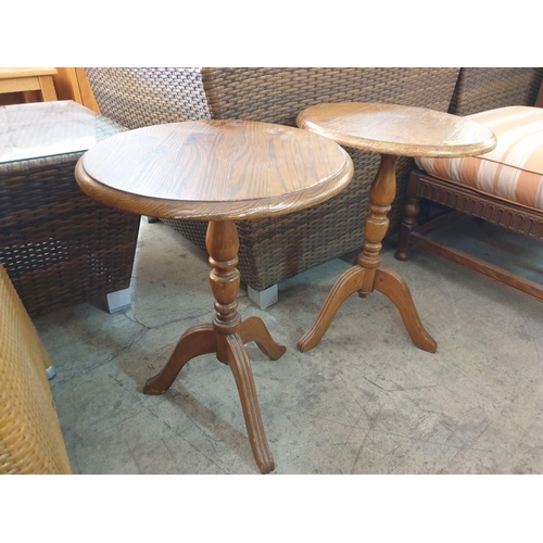 73 - Pair of Vintage Solid Wood Round Pedestal Side Tables with Tripod Feet (Ø39cm) (2)