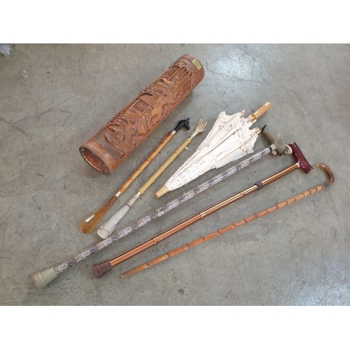 85 - Corner Bamboo Umbrella Stand (52cm x Ø43cm) with Parasole Walking Sticks etc