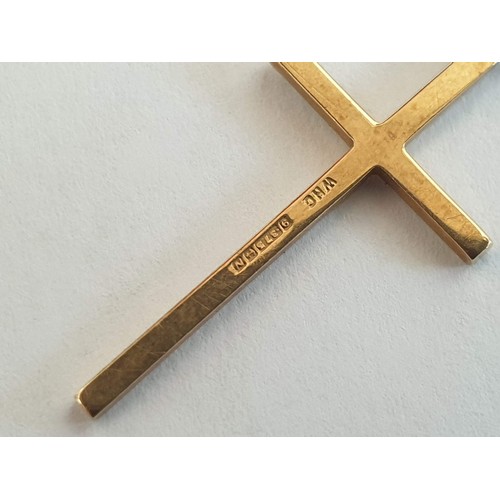 91 - 9ct Gold Cross Pendant (3cm) on 9ct Gold Chain / Necklace (Total Weight Approx 2.0gr)