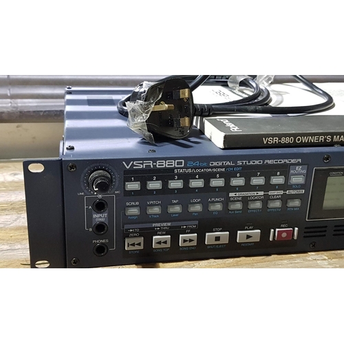Roland VSR 880 24-bit Digital Studio / Multi-Track Recorder with