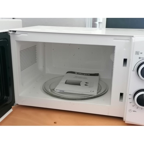 510 - Margarit Microwave, White Colour