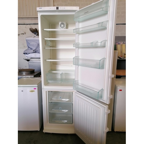 515 - Liebherr Fridge Freezer, White Colour, A+, (Model: CP4003)