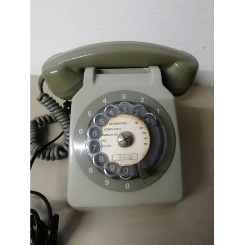 19 - Vintage Telephone