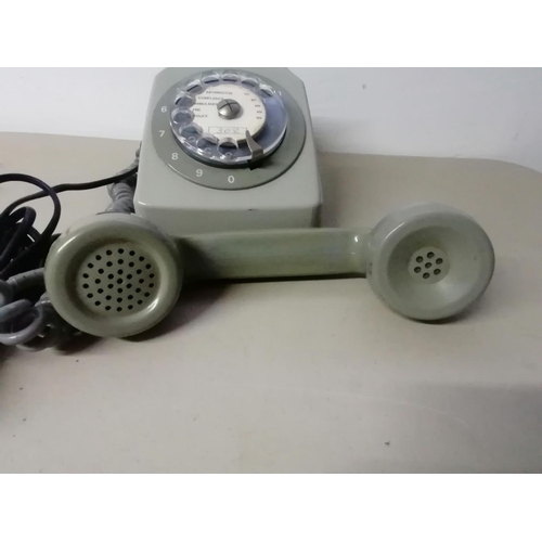 19 - Vintage Telephone