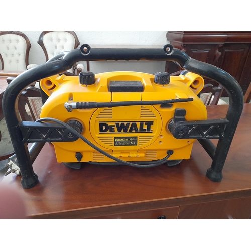 230 - Dewalt DC-011 Worksite Radio & Battery Charger * Radio Tested and Working *