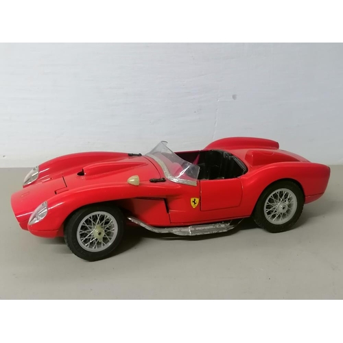 24 - Burago 1/18 Scale Diecast Model Car: Ferrari 250 Testa Rossa (1957), Made in Italy