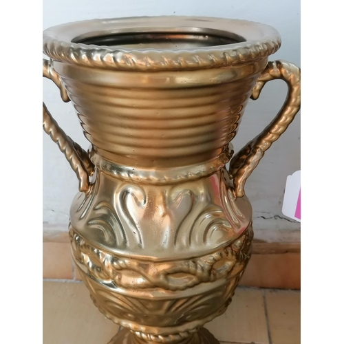 351 - 2 x Large Gold Coloured Urns (H:40.5cm x Ø21cm)