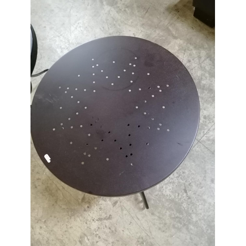 175 - Pair of Black Metal Round Side Tables with Lower Shelf and Curved Legs, (Ø: 49cm, H: 67cm), (2)