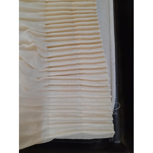 244 - 10 x Cream Coloured Net Curtains (L:250cm, Top W:95cm, Bottom W:250cm)