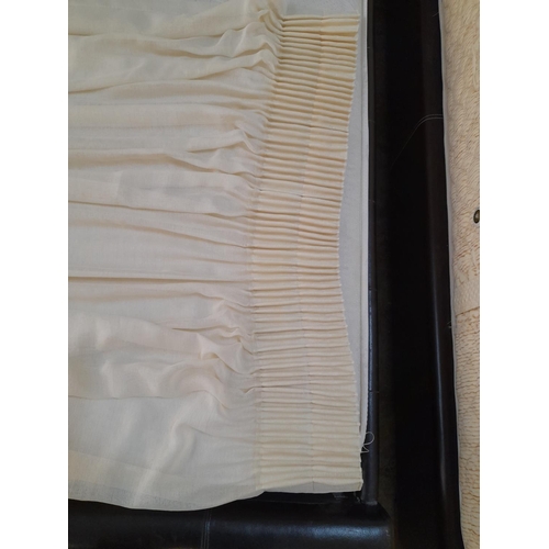 244 - 10 x Cream Coloured Net Curtains (L:250cm, Top W:95cm, Bottom W:250cm)