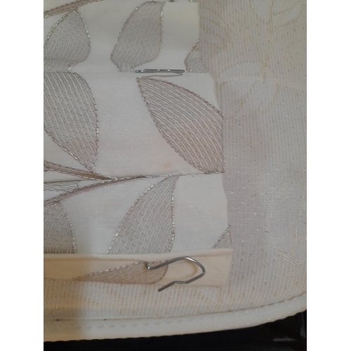 270 - 6 x Light Cream Coloured Curtains with Beige Leaf Pattern (L:225cm, Top W:100cm, Bottom W:225cm) Tog... 