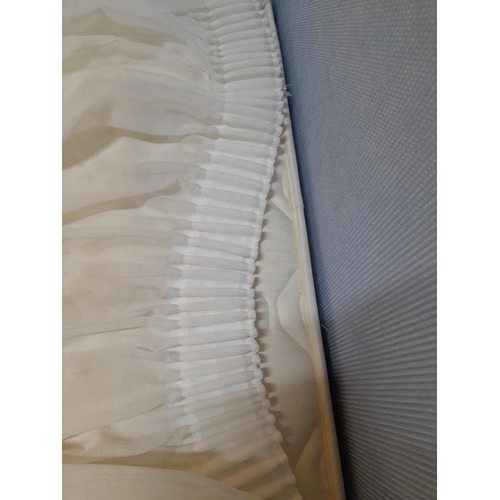 273 - 1 x Satiny Pale Cream Coloured Sheer Net Curtain (A/F) (L:225cm Bottom W:230cm) 2 x White Cotton Net... 