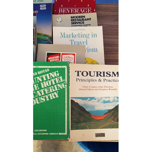 376 - Various of Education Books and Europe & Britain Maps