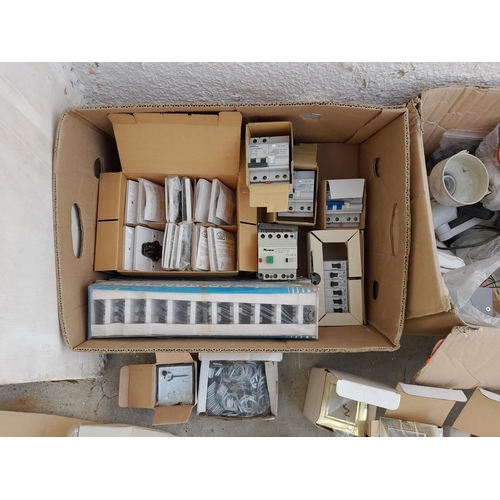 456 - Large Quantity of Assorted Electrical Items