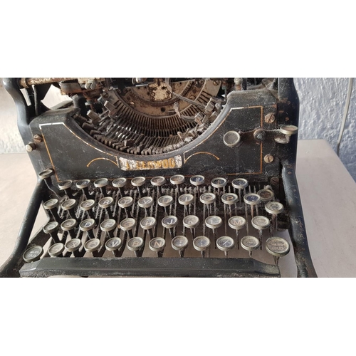 517 - Underwood Antique Typewriter A/F