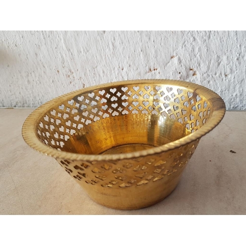 192 - 5 x Brass Bowls / Plant Holder (H:8.5cm x Ø18cm) with Openwork Heart Pattern