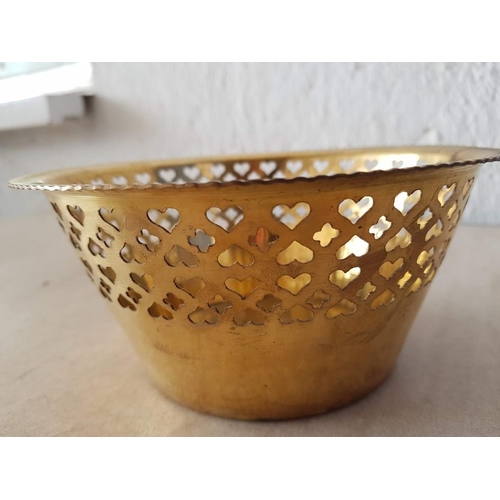 192 - 5 x Brass Bowls / Plant Holder (H:8.5cm x Ø18cm) with Openwork Heart Pattern