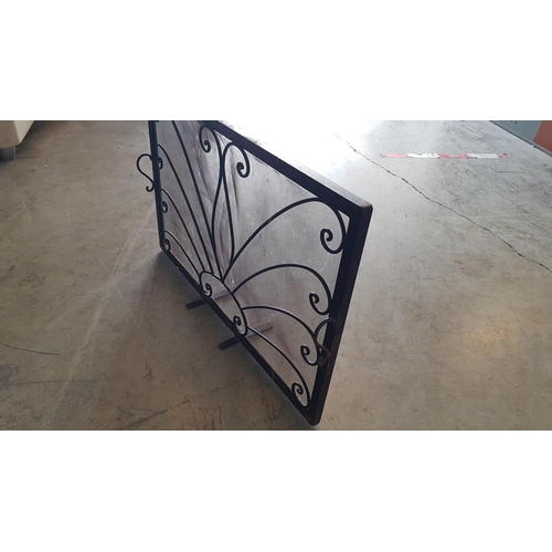 294 - Decorative Metal Fire Guard (48 x 70cm)