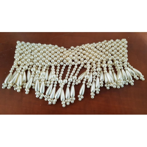 424 - Vintage Pearl Choker Necklace and White Metal with Cleas Crystals (Costume Jewellery)