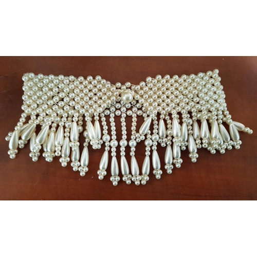 424 - Vintage Pearl Choker Necklace and White Metal with Cleas Crystals (Costume Jewellery)