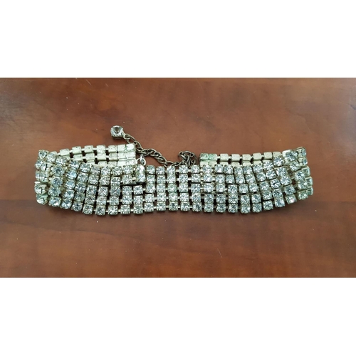 424 - Vintage Pearl Choker Necklace and White Metal with Cleas Crystals (Costume Jewellery)