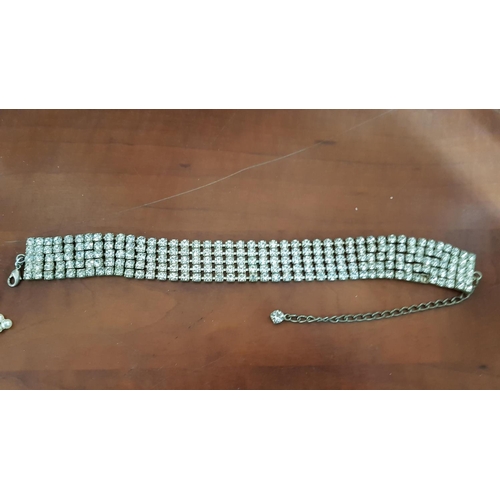 424 - Vintage Pearl Choker Necklace and White Metal with Cleas Crystals (Costume Jewellery)