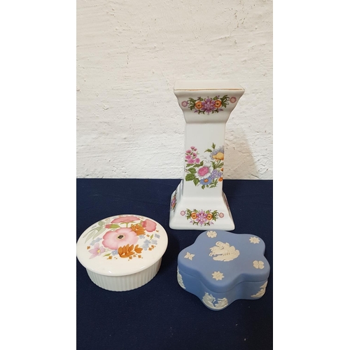 437 - 2 x Wedgwood Trinket Boxes and Porcelain Floral Pattern Small Plant / Pot Stand / Column (H:18.5cm)