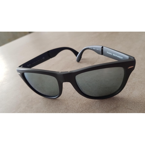 80 - Ray Ban Folding Wayfarer Sunglasses RB4105 6022/30 with Original Case